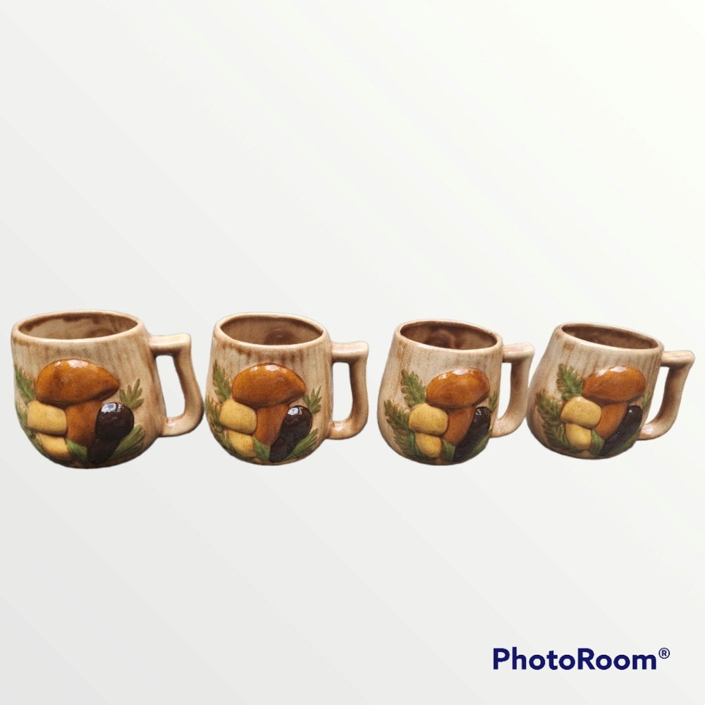 Four Vintage Arnel's Mushroom Pottery Mugs
